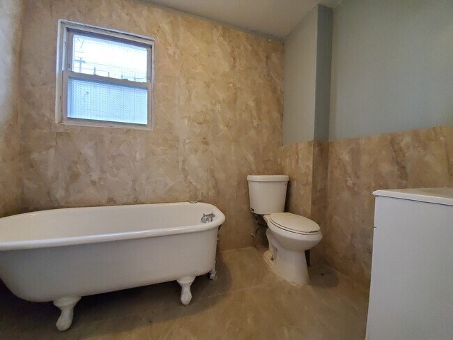 Foto del edificio - 234 Sherman Ave