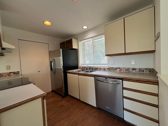 Foto del edificio - 5848 Olive Ave NE