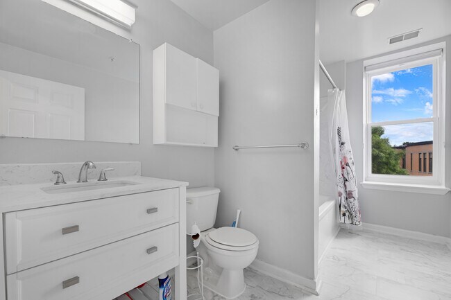 Foto del edificio - 1308 Clifton St NW