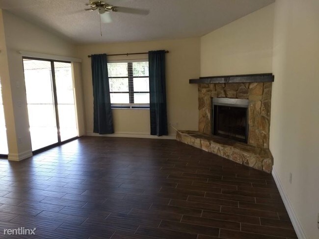 Foto del edificio - 2 br, 2 bath House - 7160 Spinnaker Blvd