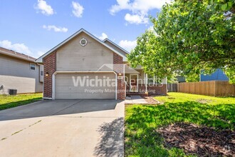 Building Photo - 4052 Farmstead St