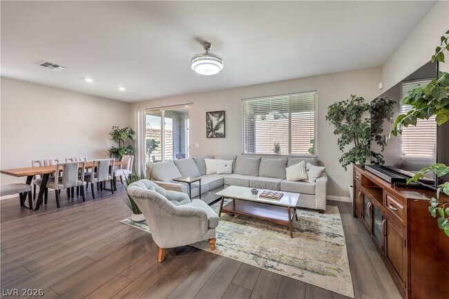 Foto del edificio - 10646 Silver Pond Ave