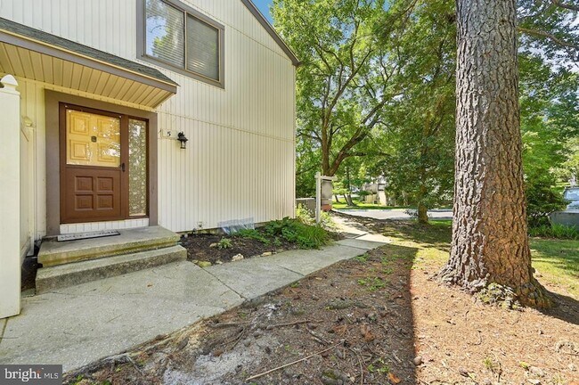 Building Photo - 5 Dendron Ct