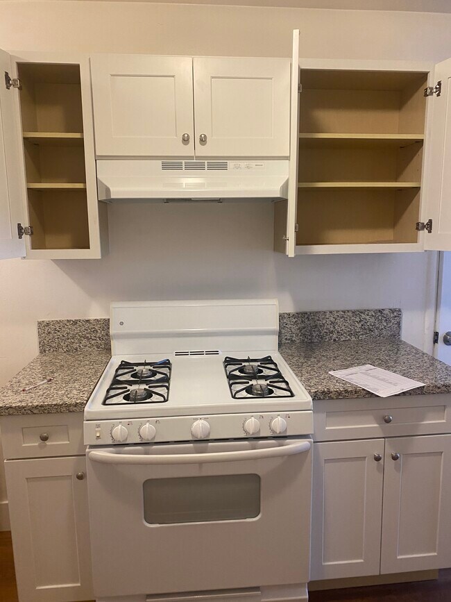 Foto del edificio - 3402 Mayfair Dr S