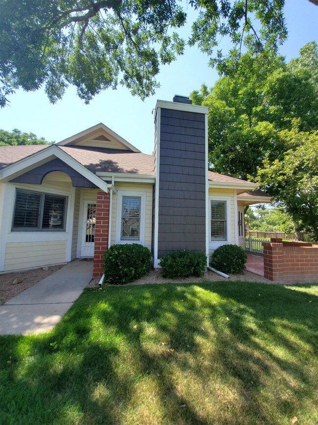 Building Photo - 1038 Cunningham Dr