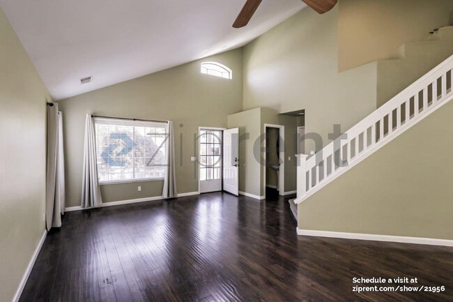 Building Photo - 9404 Lazy Creek Dr