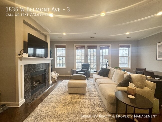 Foto del edificio - 1836 W Belmont Ave