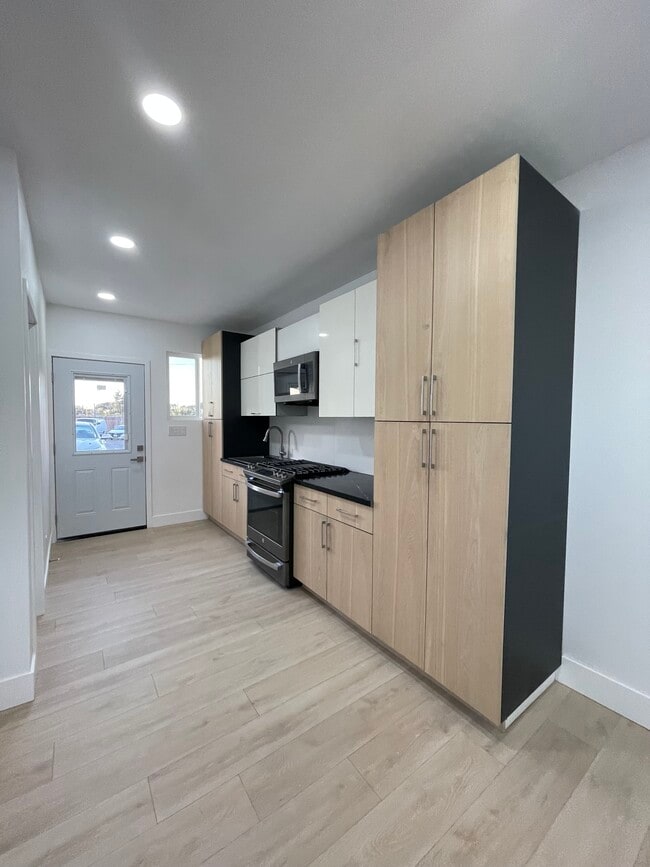 Building Photo - 446 Satinwood Way Building Photo - 446 Satinwood Way