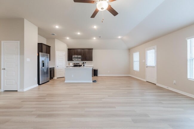 Building Photo - 3035 Selhurst St