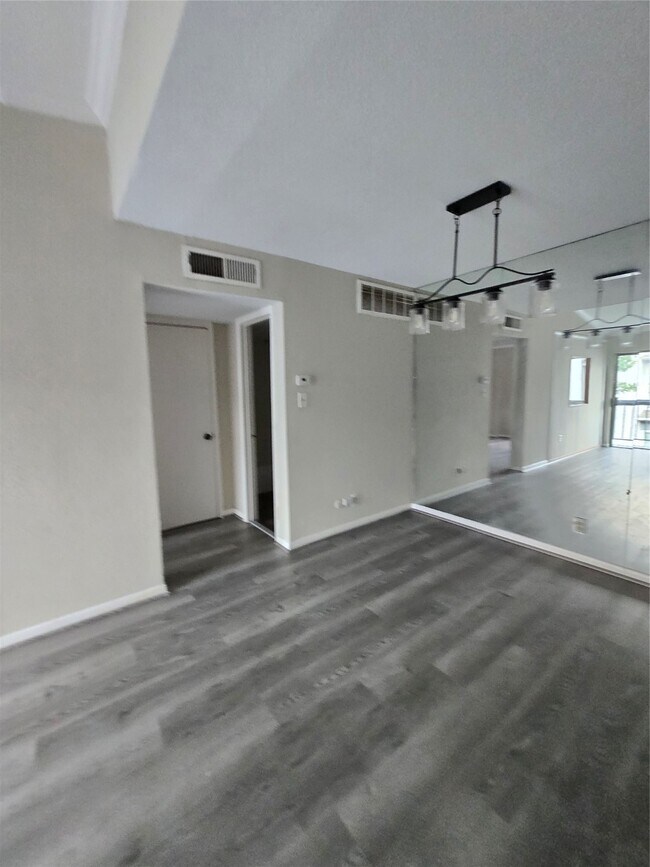 Building Photo - 9550 Deering Dr