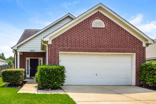 Building Photo - 9973 Fox Run Dr