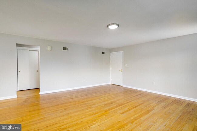 Foto del edificio - 706 N Cleveland St