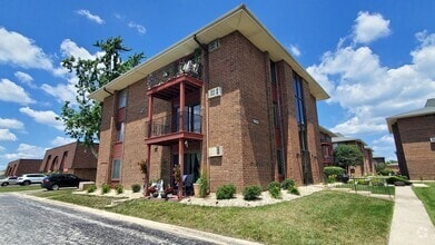 Building Photo - 15832 Terrace Dr