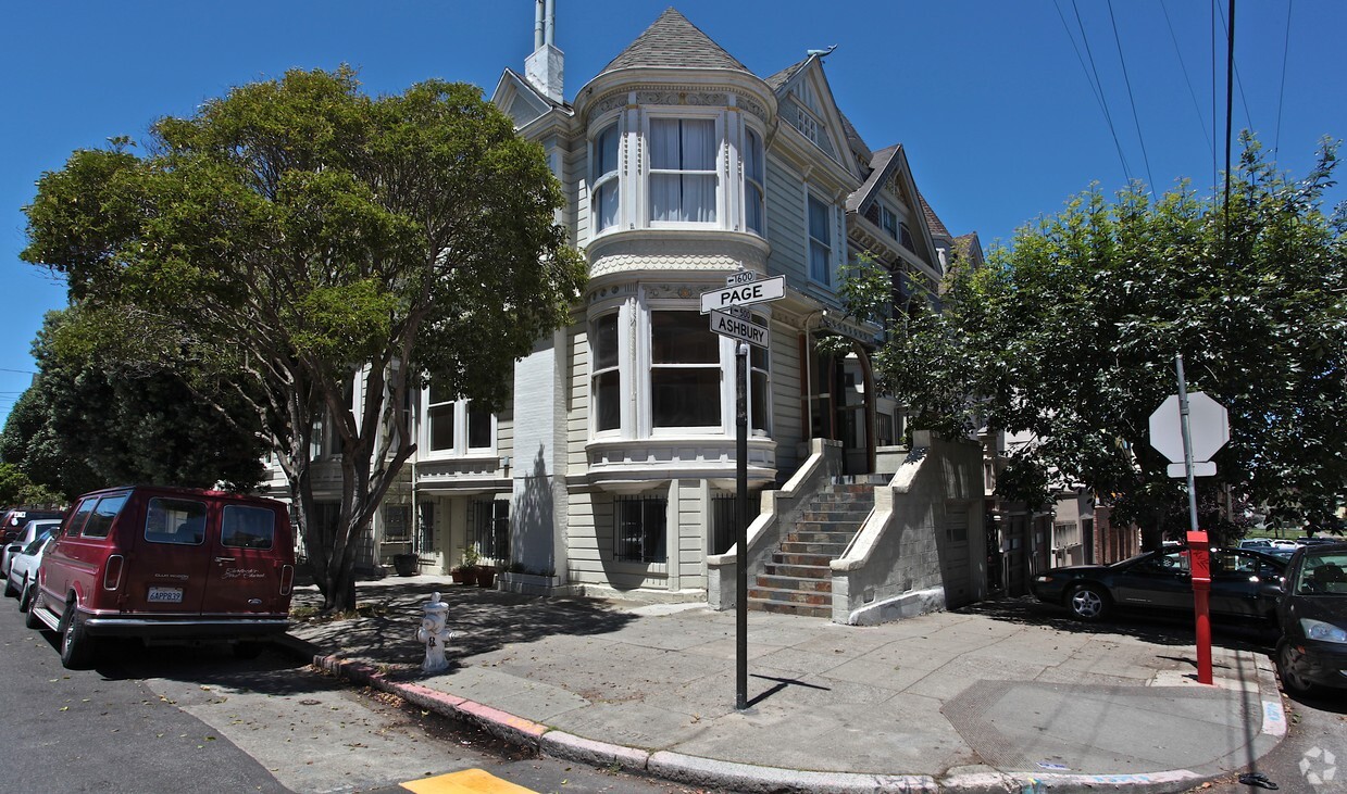 Foto principal - 461 Ashbury St