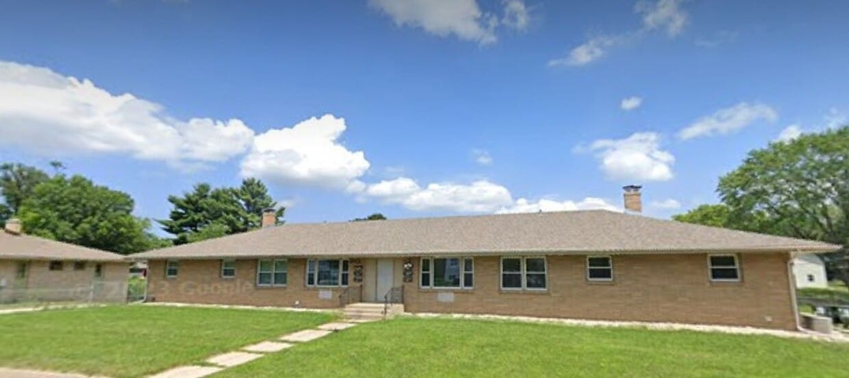 2444 Holmes St Unit 5, Rockford, IL 61108 Room for Rent in Rockford