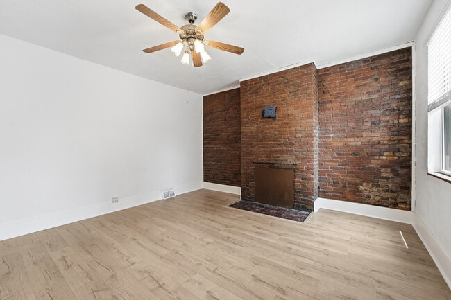 Building Photo - 98 S 18th St