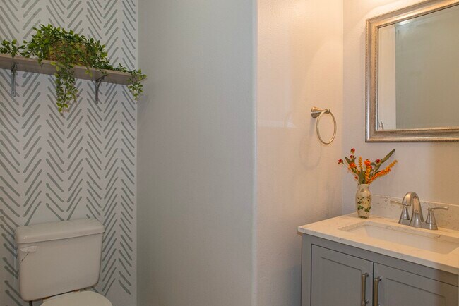 Building Photo - 315 Glade Bridge Ln