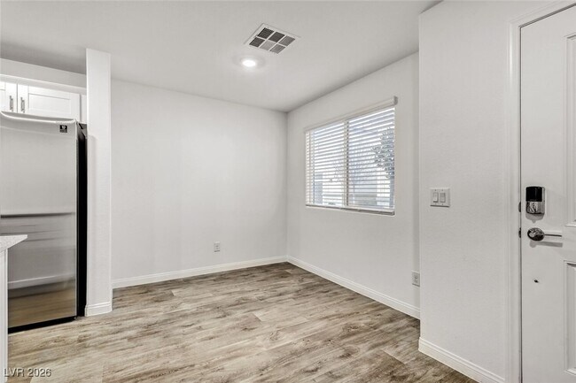 Foto del edificio - 12230 Golden Wreath Rd