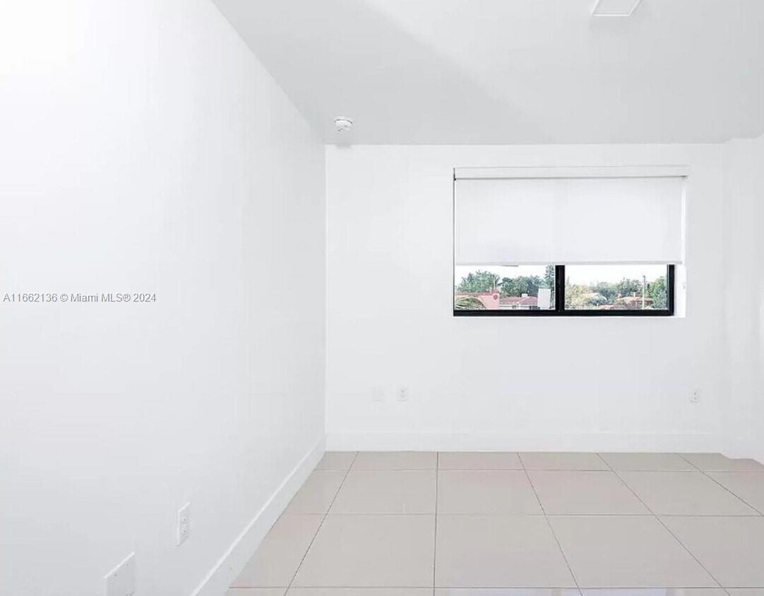 Foto del edificio - 821 SW 18th Ave