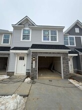 Building Photo - 10655 Rosies Run