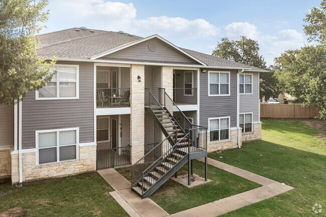 Building Exterior & Entrance - Cypress Gardens