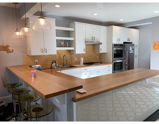 Building Photo - 10 Spring Hill Ter