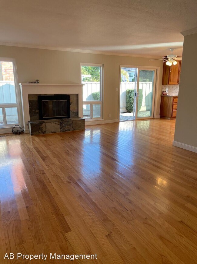Building Photo - 4 br, 2.5 bath House - 3381 Tryna Drive