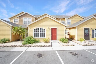 Building Photo - 2326 Fan Palm Dr