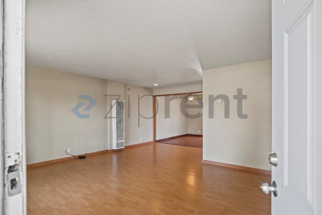 Building Photo - 3298 Cropley Ave