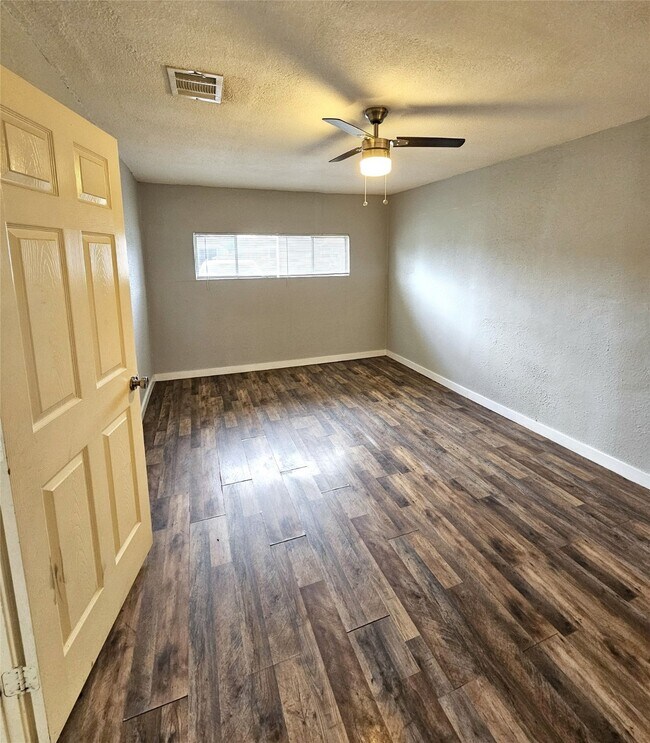 Foto del edificio - 5935 Beldart St