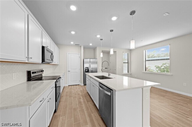 Foto del edificio - 27906 Radiant Ct