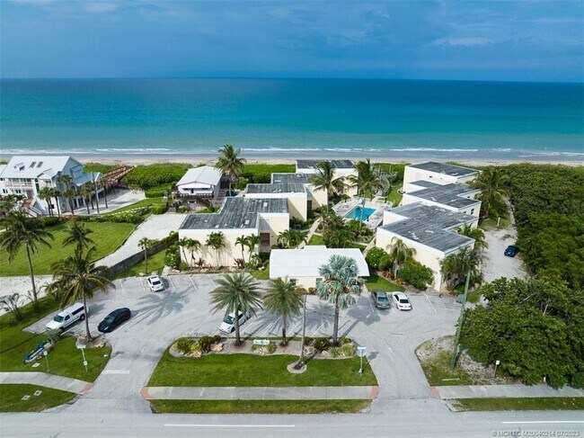 Foto del edificio - 3541 NE Ocean Blvd