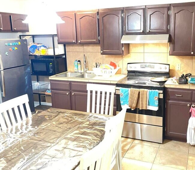 Foto del edificio - 3025 Potomac Loop