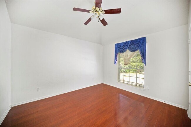 Foto del edificio - 3910 Clarestone Dr