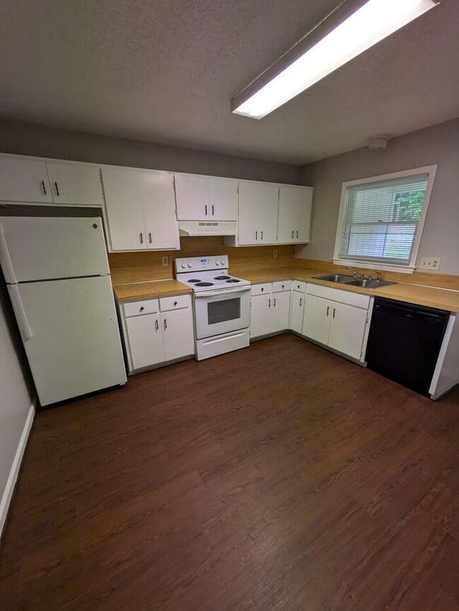 Building Photo - 2BD/1.5BA Unit in Newton, North Carolina!