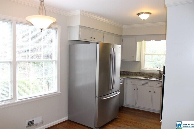 Building Photo - 3321 Sandhurst Rd