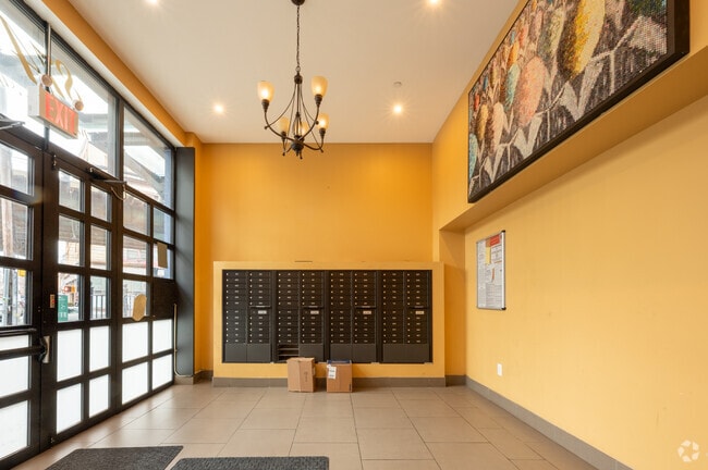 Lobby Photo - 874 Willoughby Ave