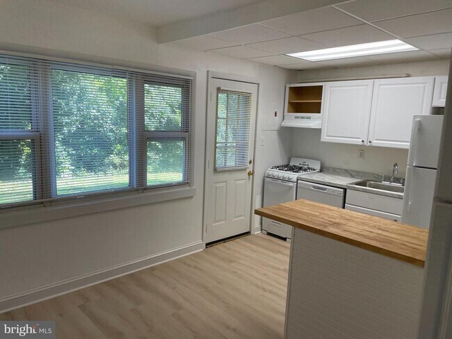 Foto del edificio - 26 S Monroe Rd