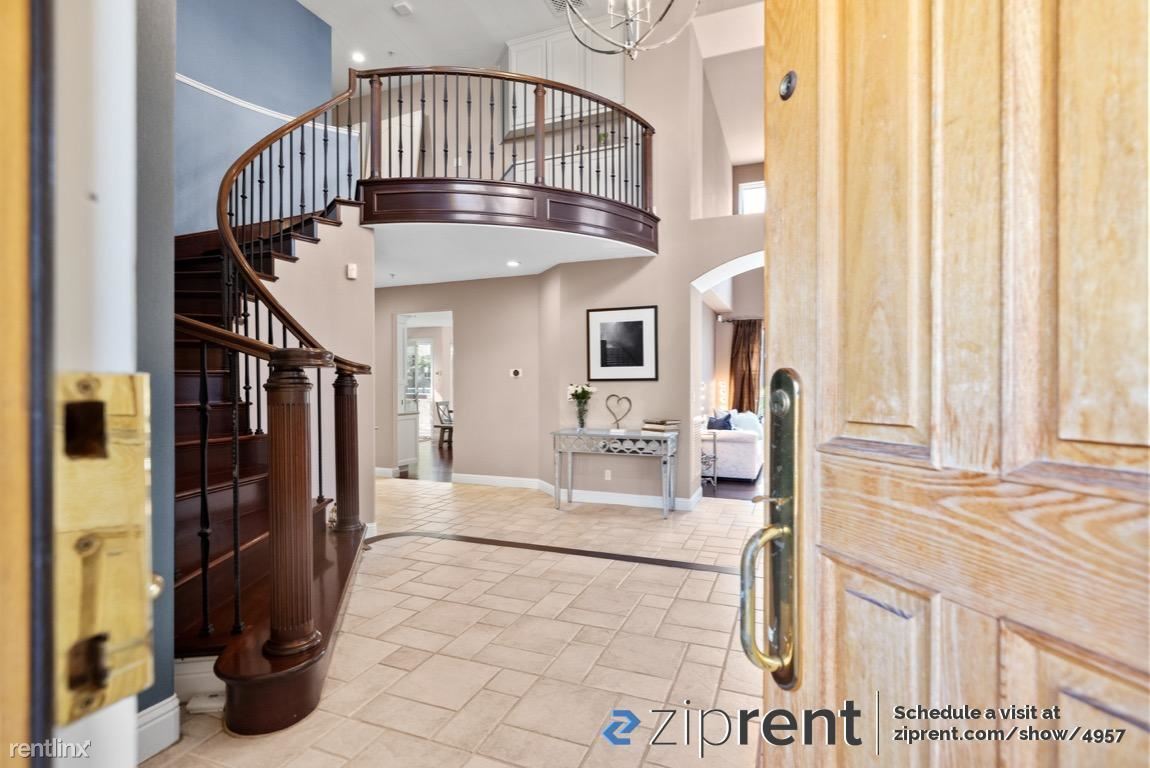 Primary Photo - 5 br, 3.5 bath House - 8009 Regency Dr, Pl...