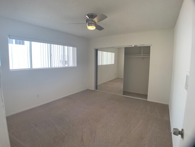 Building Photo - 3622 Empire Dr