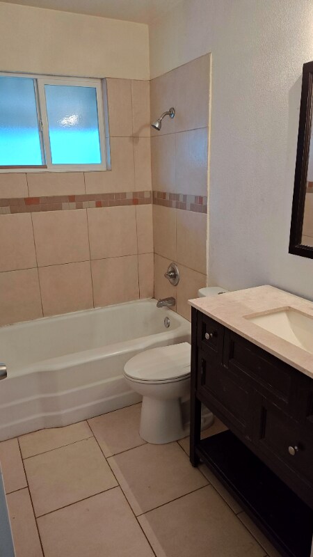 Foto del edificio - 2338 W Avalon Dr