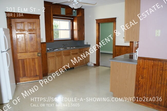 Building Photo - 301 Elm St
