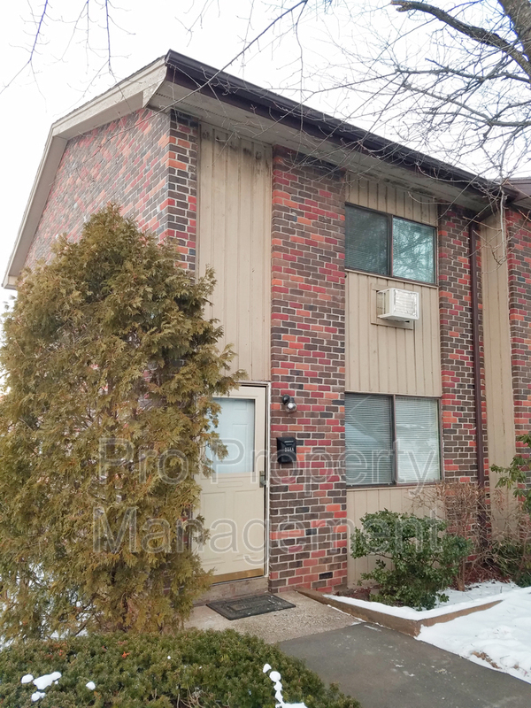 Primary Photo - 218 Oakville Ave