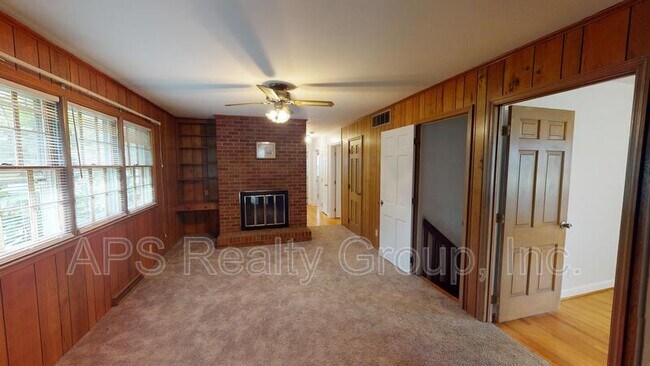 Building Photo - 2173 New Castle Dr