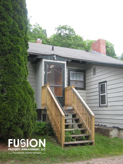 Primary Photo - 112 Ethan Allen Pkwy
