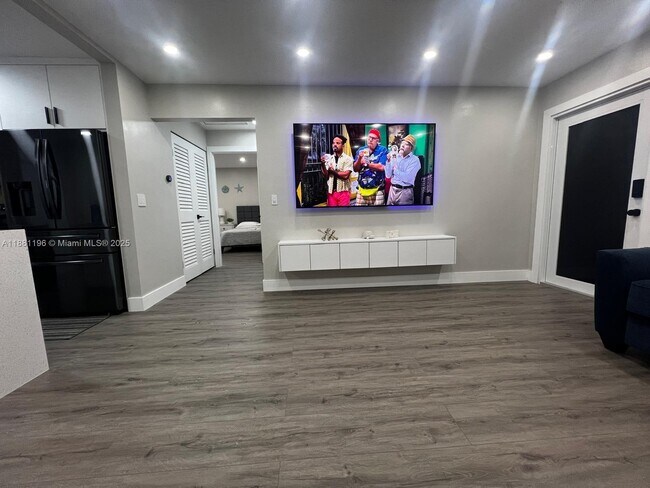 Foto del edificio - 222 SW 8th St