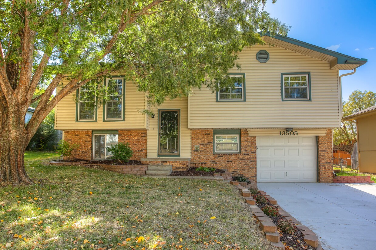 Primary Photo - 13505 Josephine St