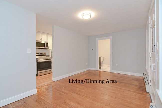Building Photo - 106 Forest St