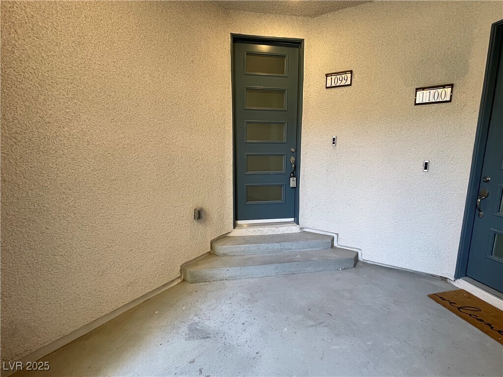 Building Photo - 600 Carriage Hill Dr