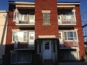 Building Photo - 794 Av 5E